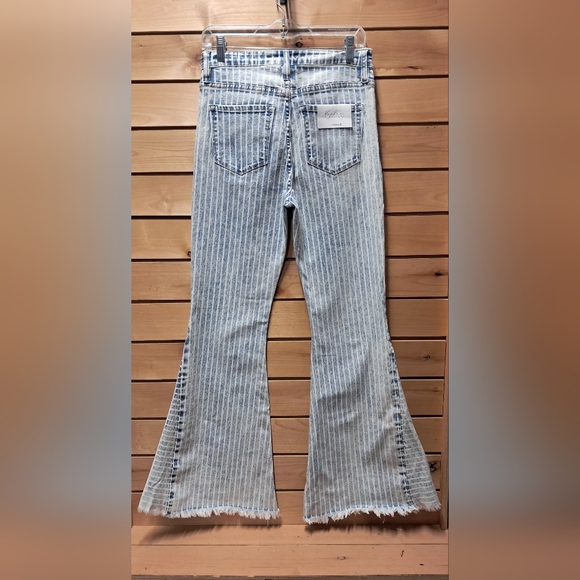 KanCan Blue and White Striped Flare Jeans Size 27 NWT - Picture 3 of 7